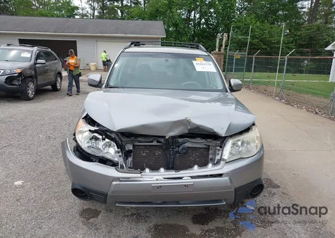 2011 Subaru Forester 2.5X Premium z USA, uszkodzony, nr VIN JF2SHADCXBH754833